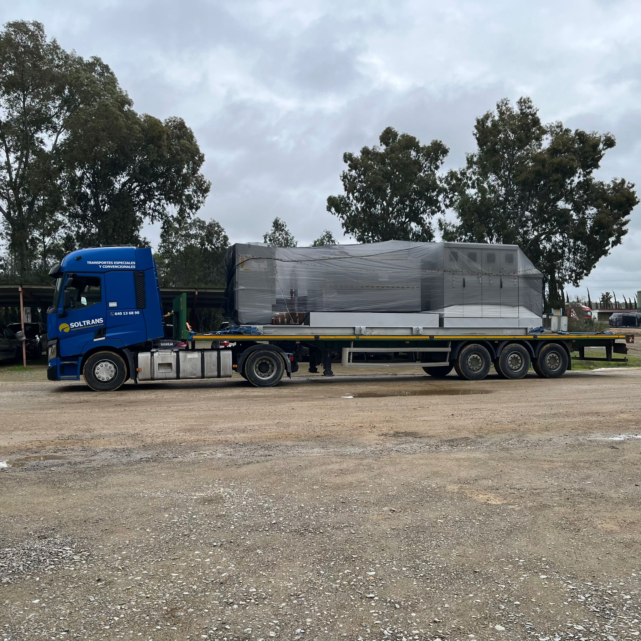 Transporte en plataforma abierta SOLTRANS, ejemplo de carga industrial