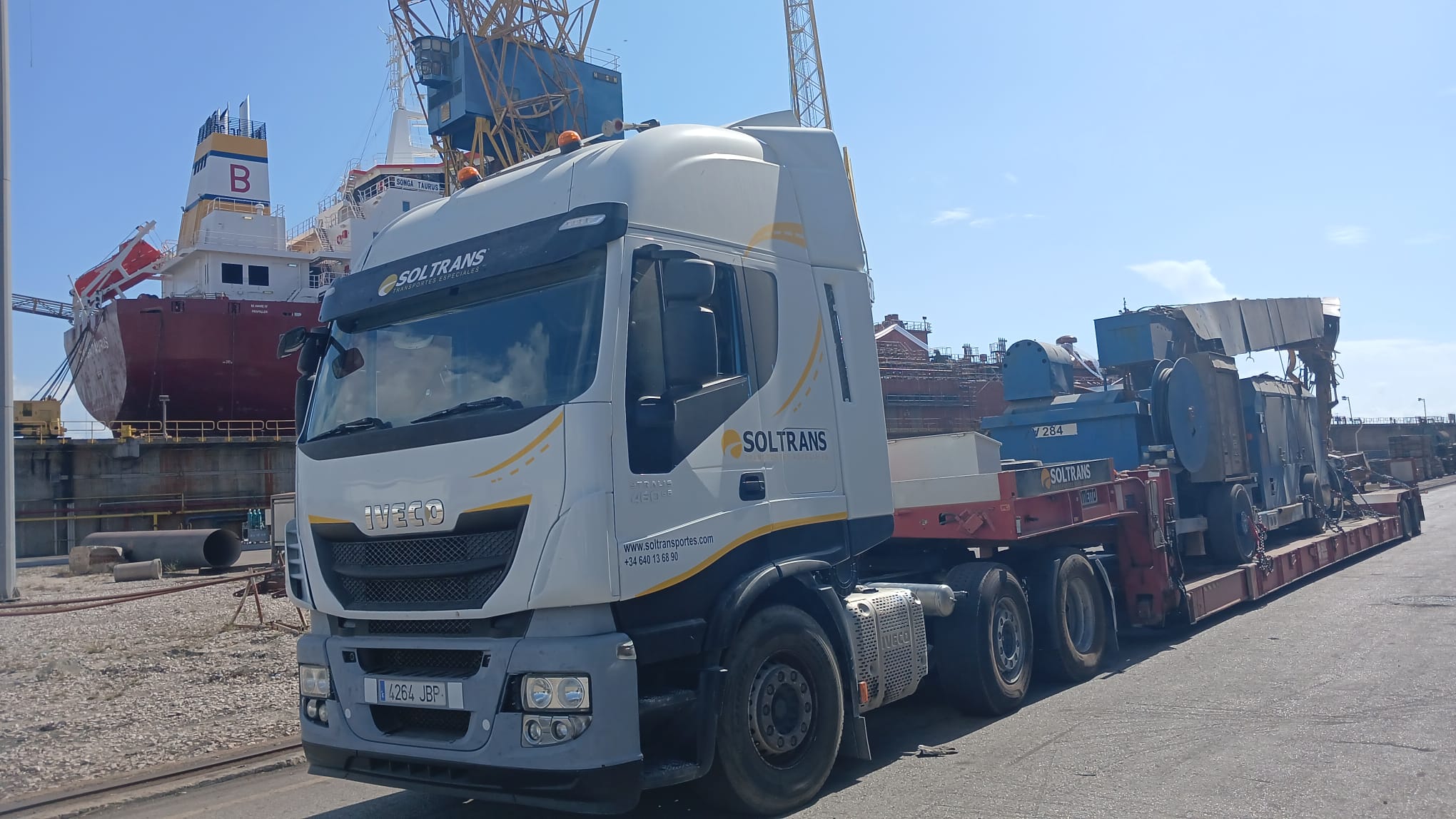 Equipo industrial transportado en góndola SOLTRANS