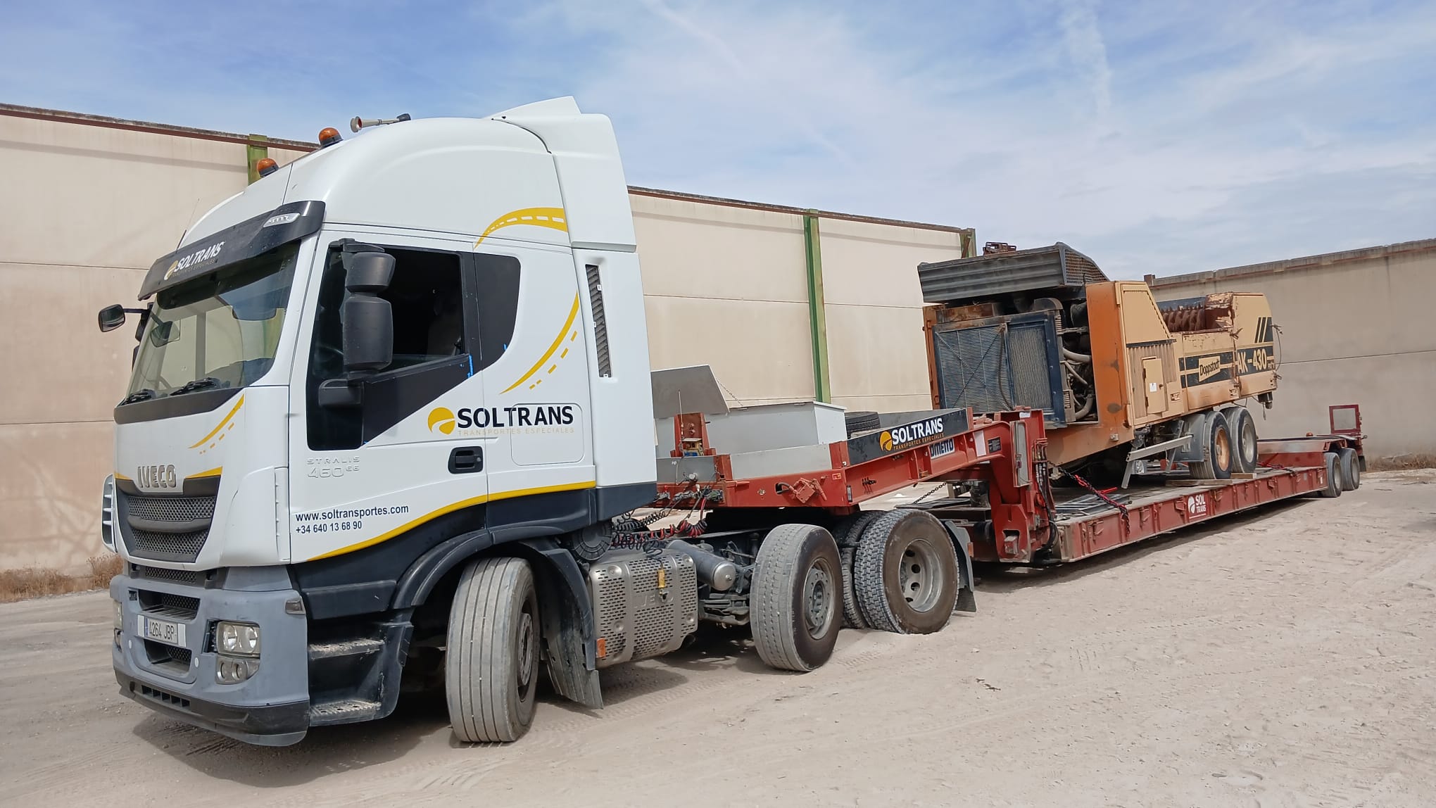 Transporte de maquinaria pesada con SOLTRANS